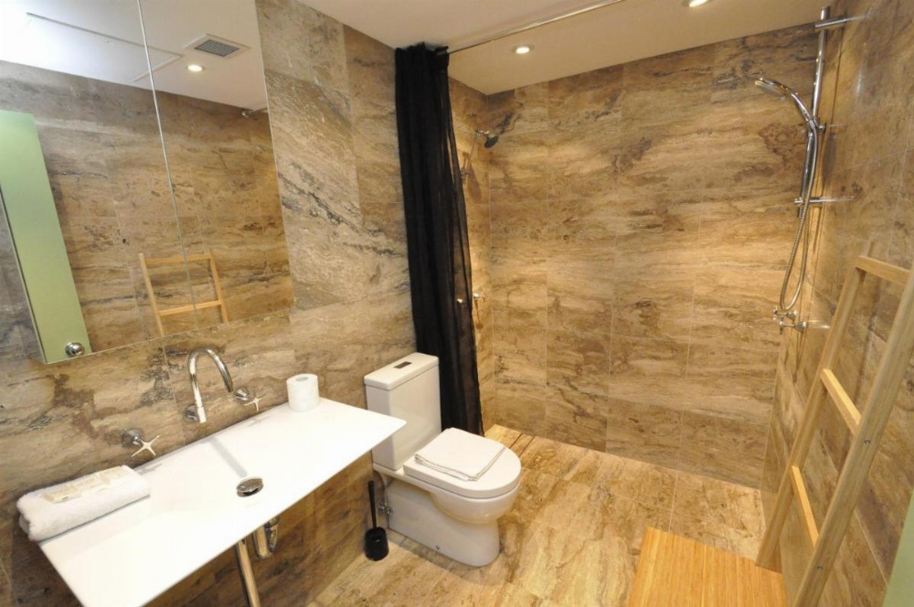 Glebe Self-Contained Modern One-Bedroom Apartment (47ROS) Image 12