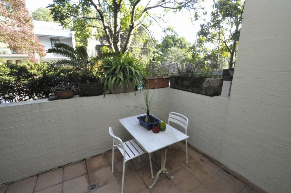 Glebe Self-Contained Modern One-Bedroom Apartment (47ROS) Image 14